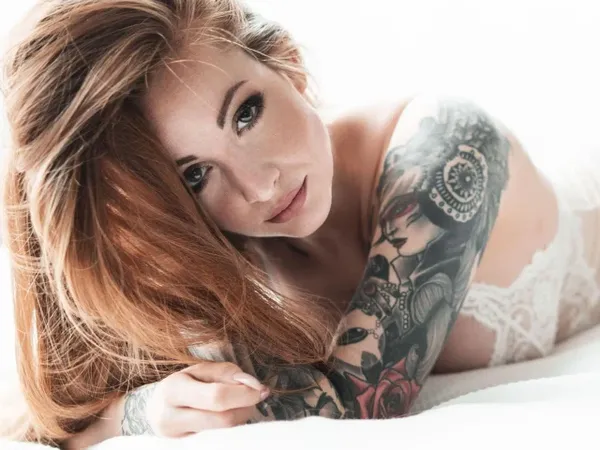 LiahLou's BabeWiki Profile