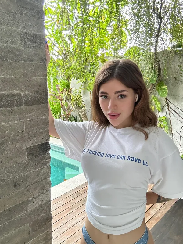 Lilly Skye's photo 7