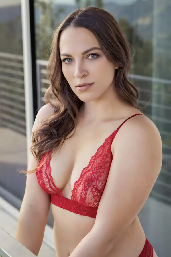 Lily Love's photo 10