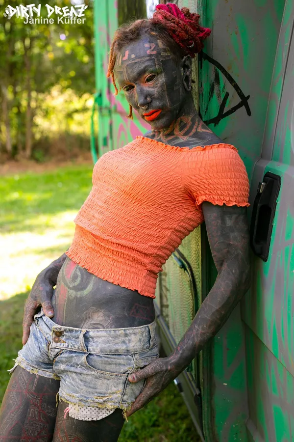 Lily Lu's BabeWiki Profile