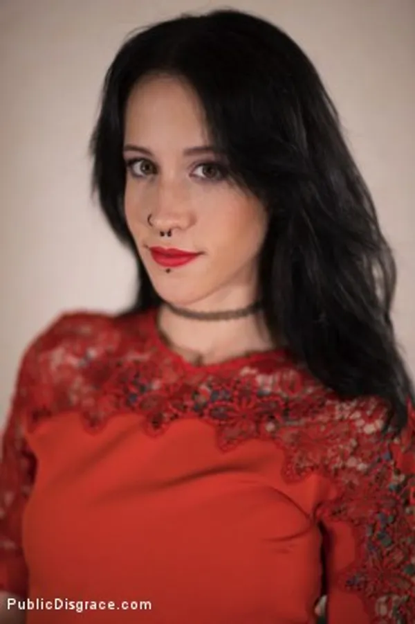 Lilyan Red's photo 2