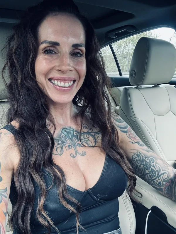 Lindsey Wolf's photo 4