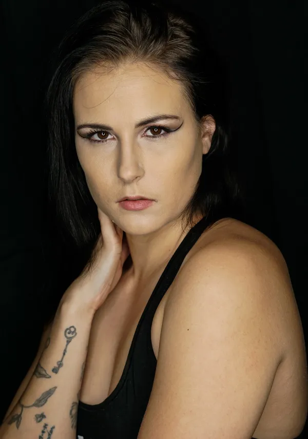 Linsey Lust's BabeWiki Profile