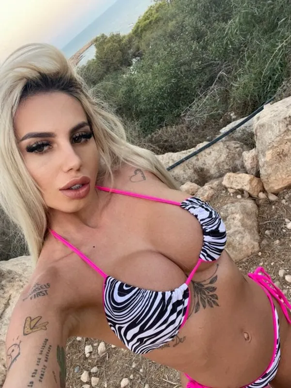 Lisa Akira's photo 7