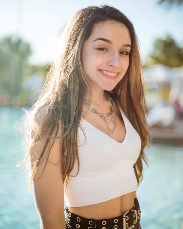 Liya Perez's photo 6