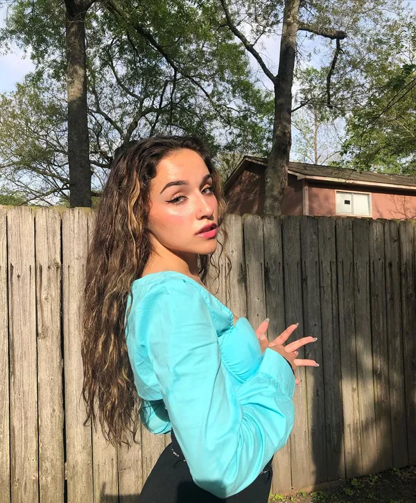 Liya Perez's photo 7