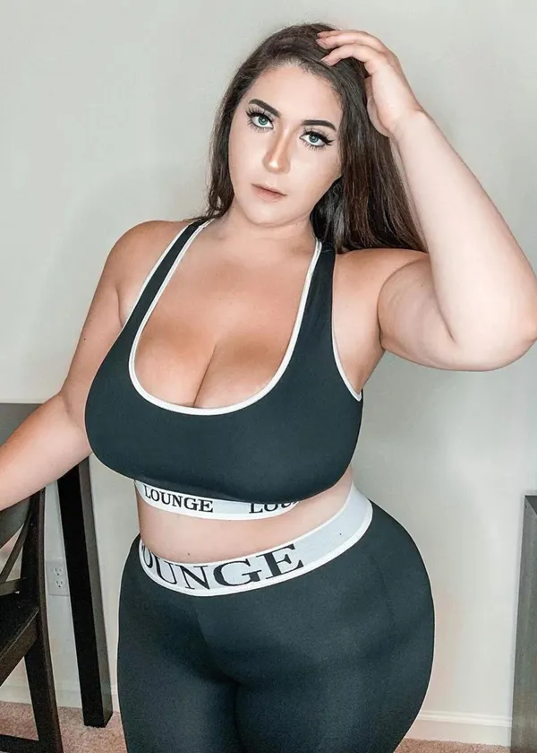 Lizzybbeauty's photo 3