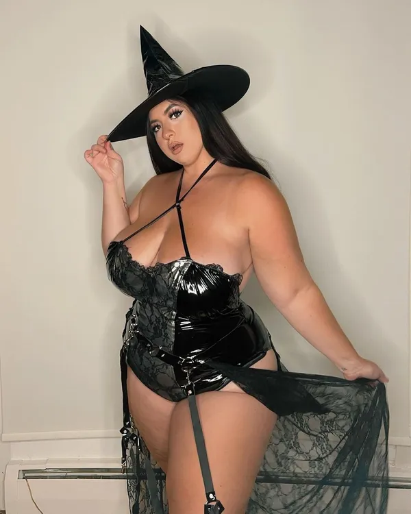 Lizzybbeauty's photo 4