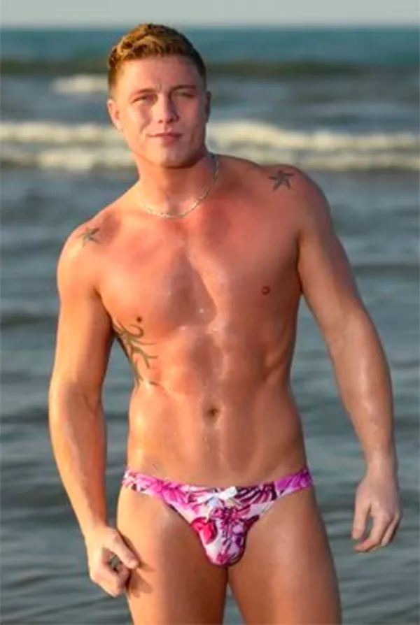 Logan Aarons's photo 7