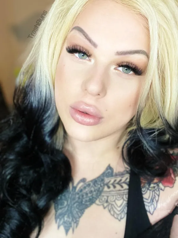 Lola Lewd's BabeWiki Profile