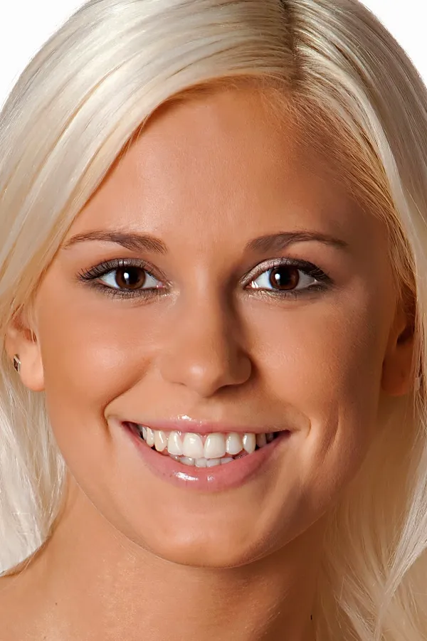 Lola Myluv's photo 4