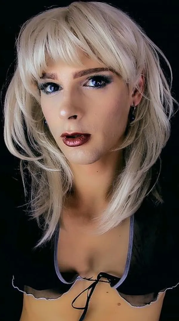 Lola Spais's BabeWiki Profile