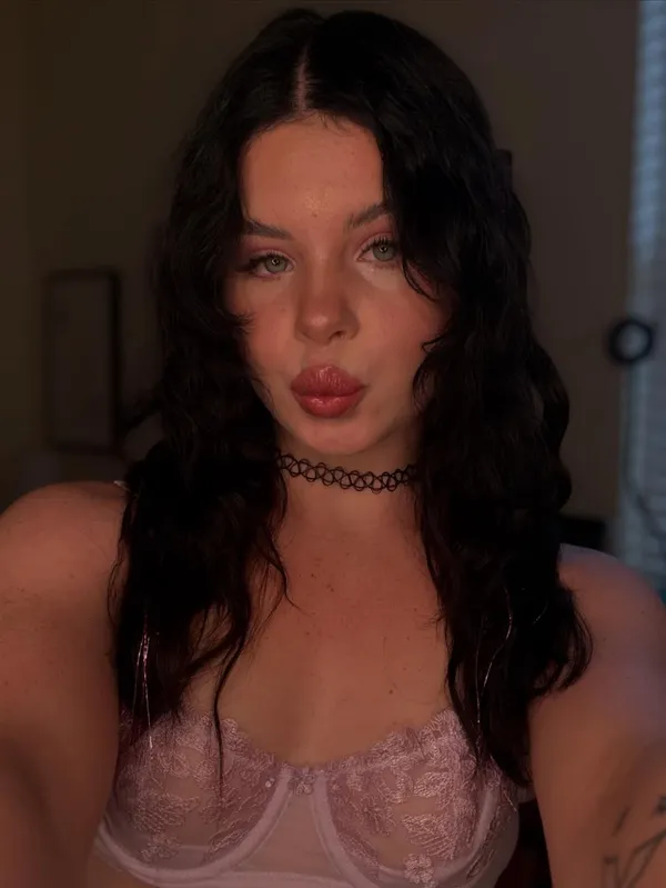 Lola Valentine's photo 3