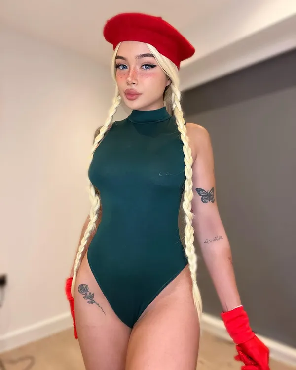 Lola Wolfe's photo 6