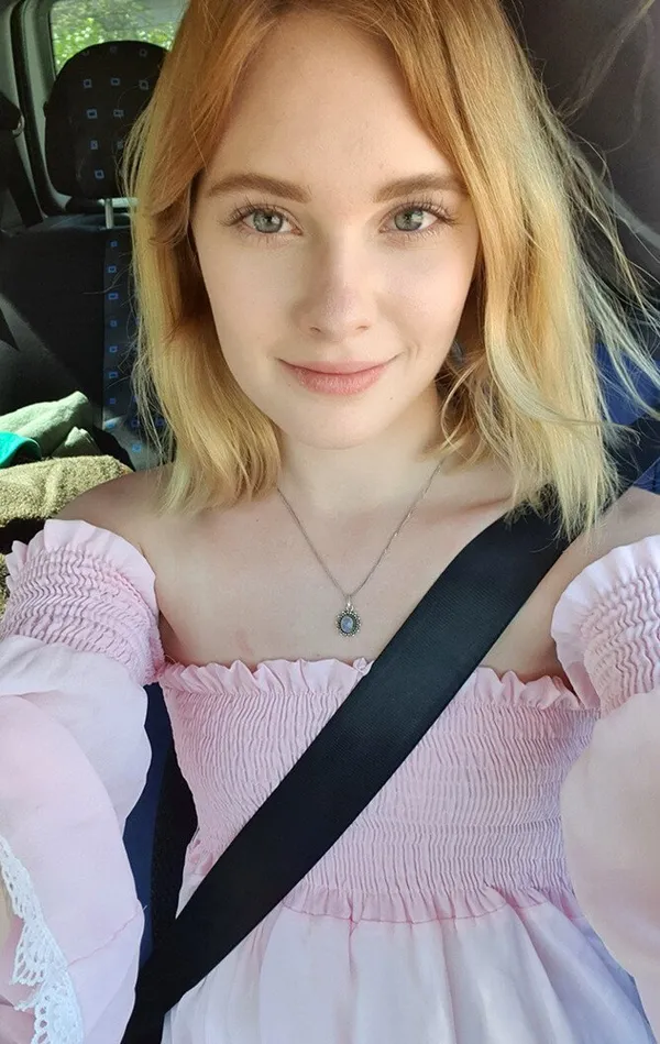 Lovly Luna's BabeWiki Profile