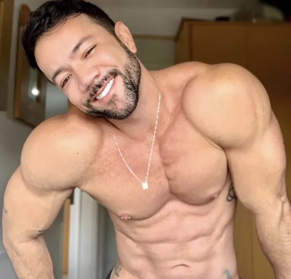 Lucas Cardoso Muv's BabeWiki Profile