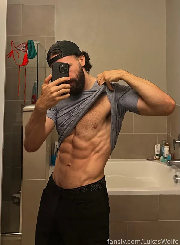 Lukas Wolfe's BabeWiki Profile