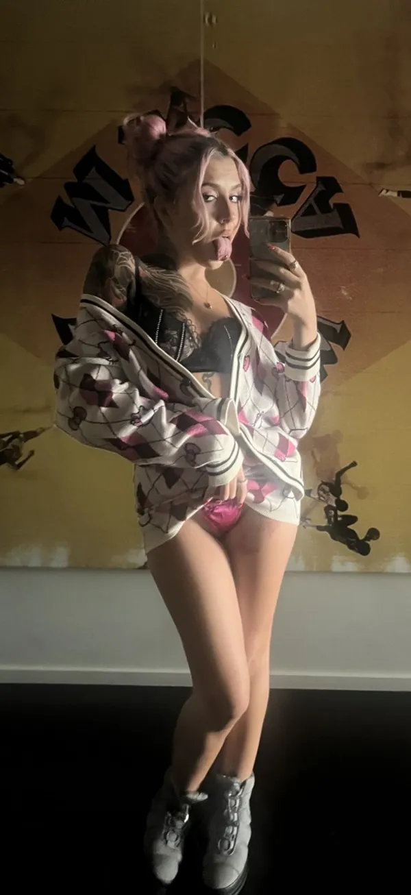 Luna Legend's BabeWiki Profile