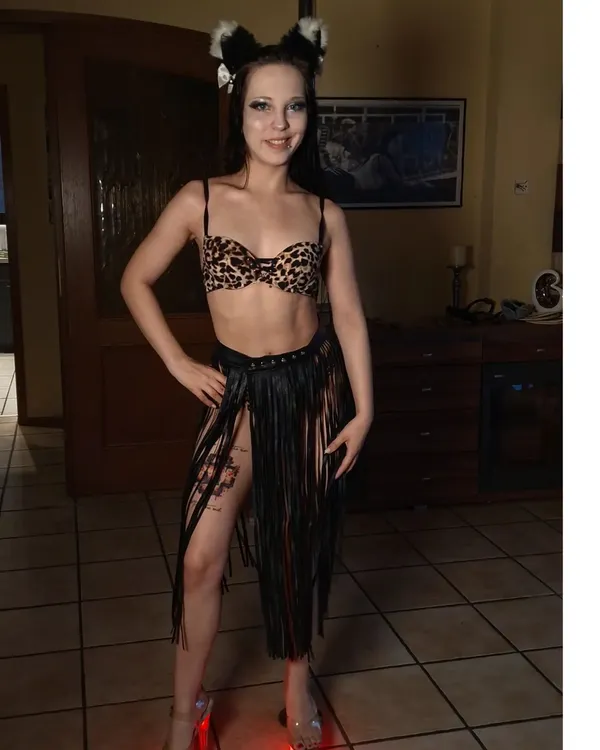 Luna Polebitch's BabeWiki Profile