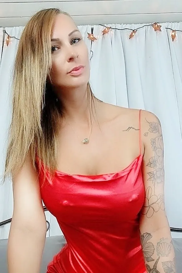 Lydia Luxy's photo 8