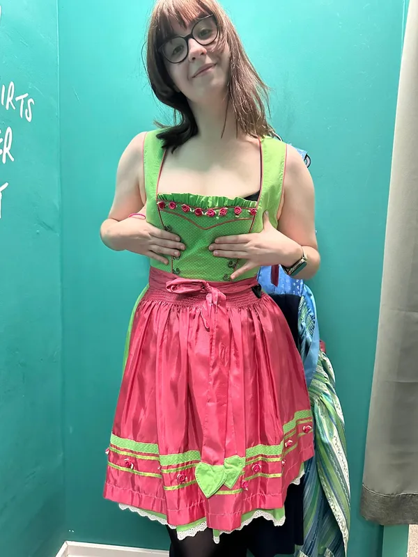 Lyndra Lynn's BabeWiki Profile