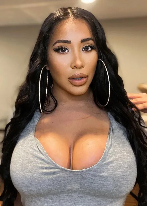 Mackenzie Zamb's photo 5