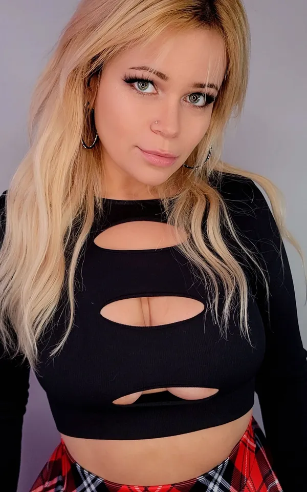 MadAfterDark's BabeWiki Profile