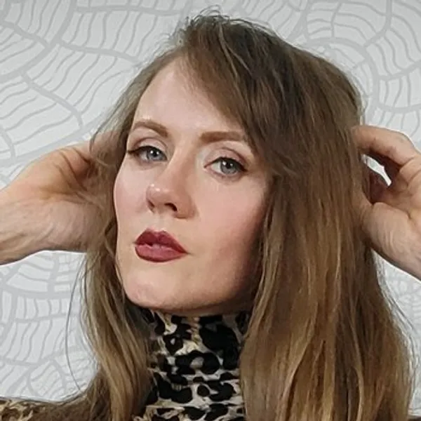 Madalynn Raye's BabeWiki Profile