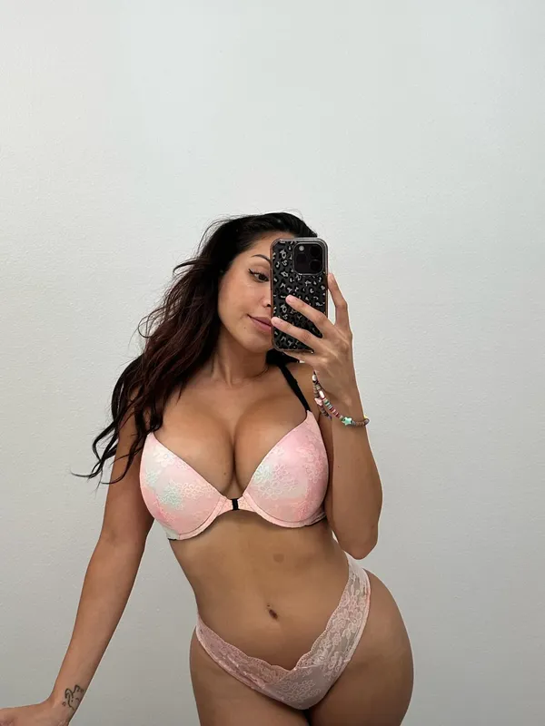 Maddy Belle's photo 4