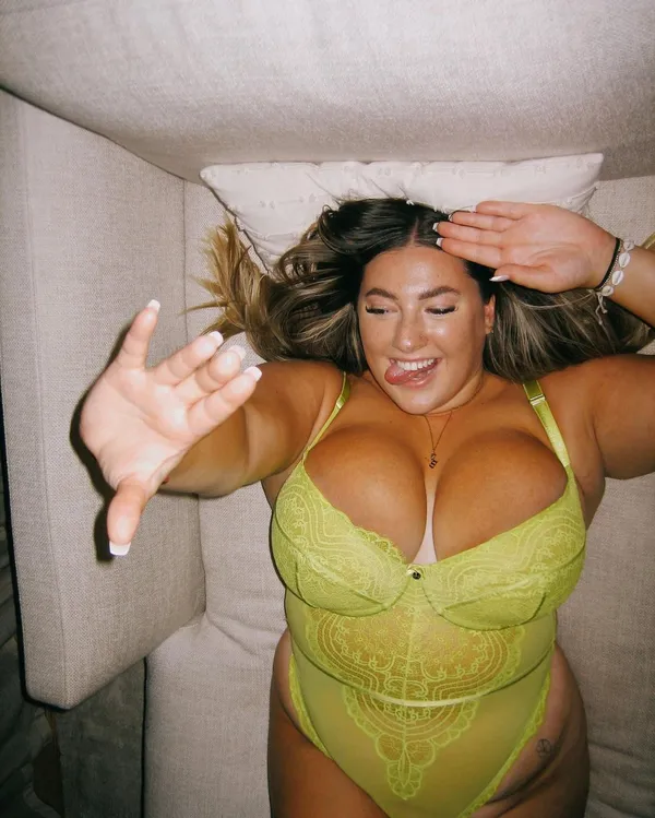 Maisy Robertson's photo 6