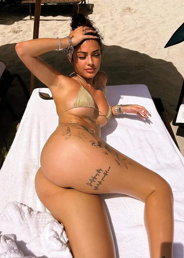 Malu Trevejo's photo 7