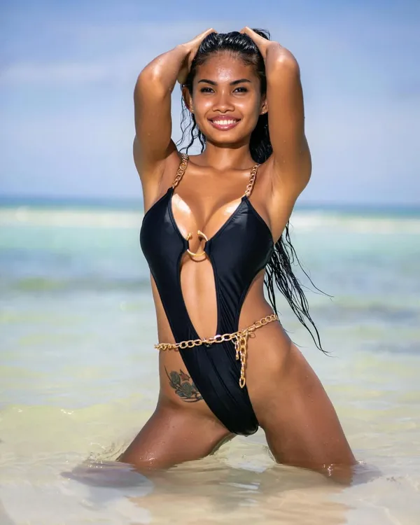 Manirat's BabeWiki Profile