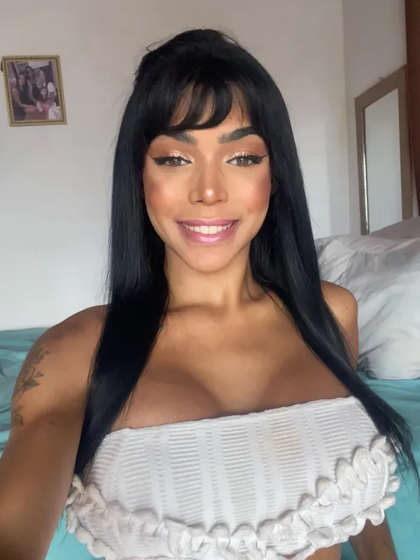 Manuella Goncalves's photo 3