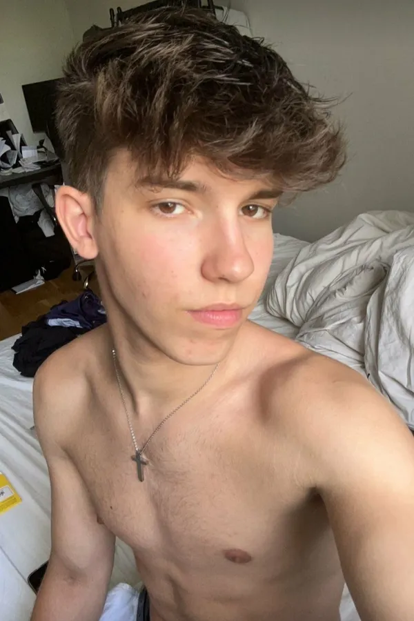 manutwinkx's BabeWiki Profile