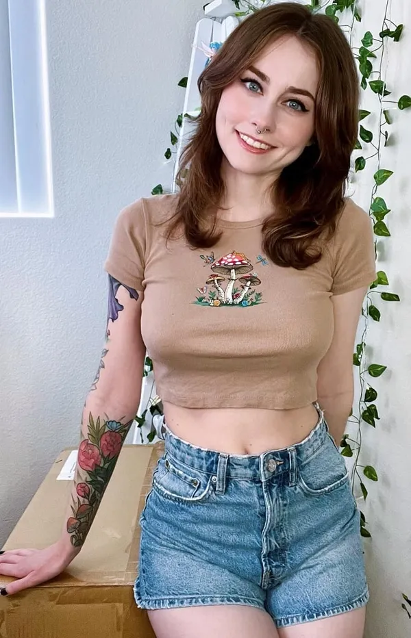 Mareesly's BabeWiki Profile