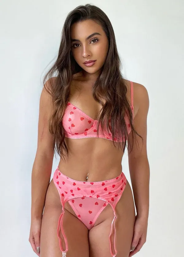 Maria Arzola's BabeWiki Profile