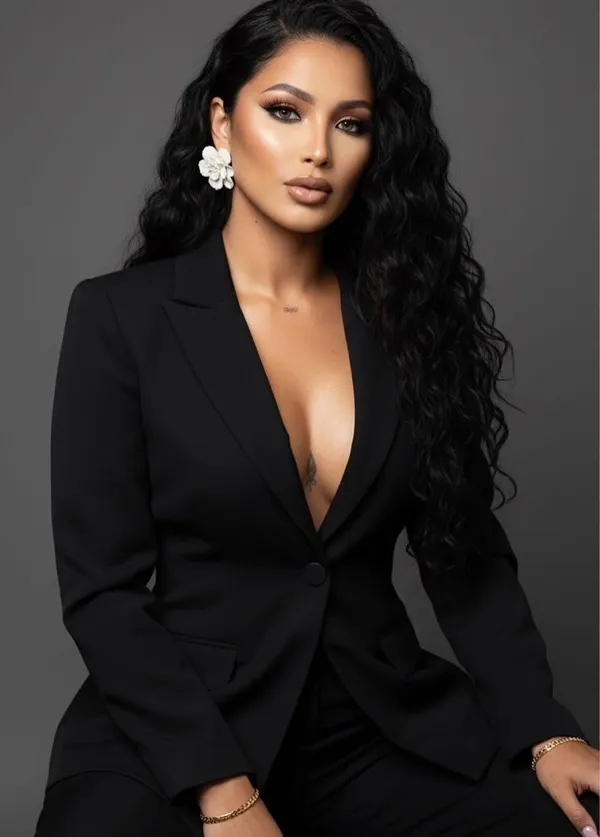 Maryeli Calderon's BabeWiki Profile