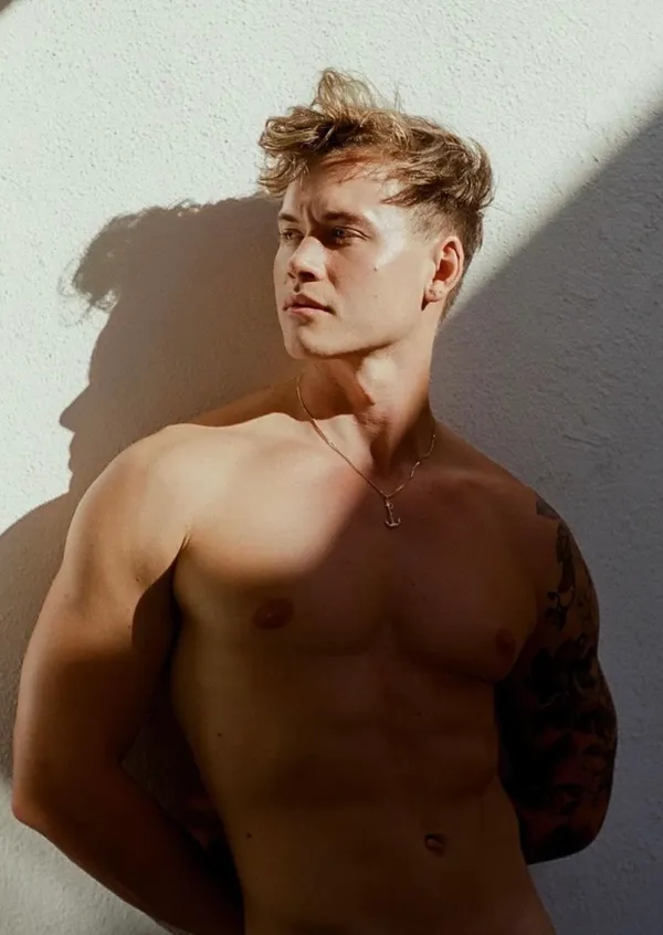 Mason Morrow's BabeWiki Profile