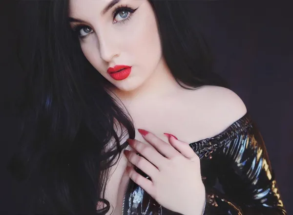 Matriarch Malice's photo 3