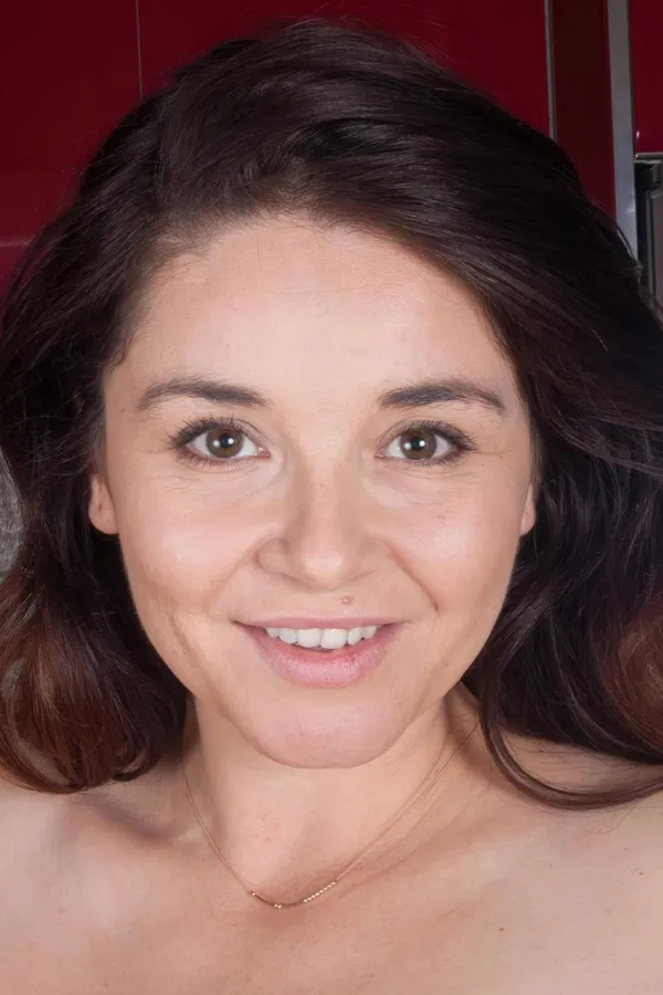 Maxine Holloway's BabeWiki Profile