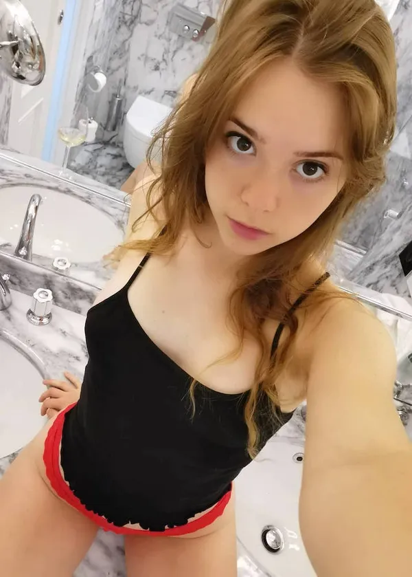 mayakayagaia's photo 4