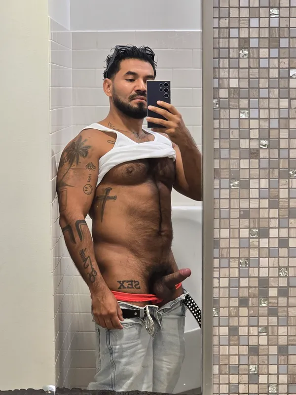 Mel Pineda's BabeWiki Profile