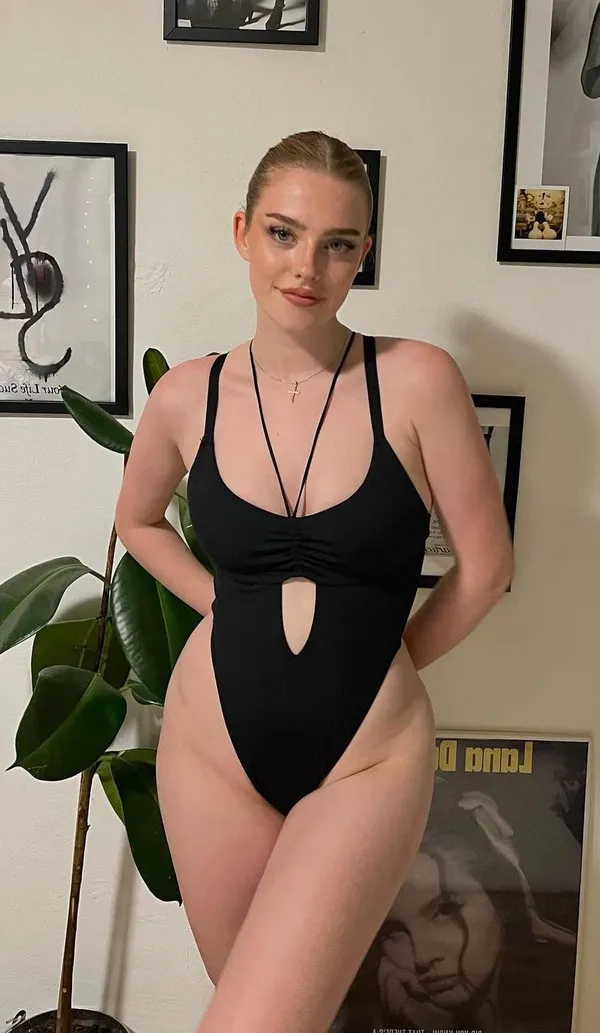 Melissa Louise's BabeWiki Profile