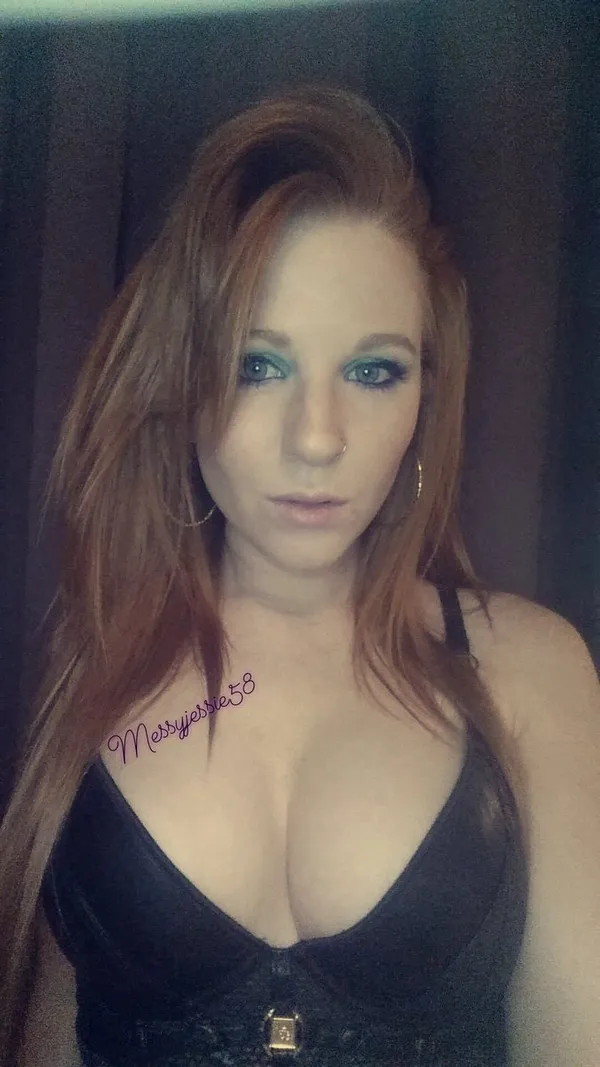 Messy Jessie's photo 3