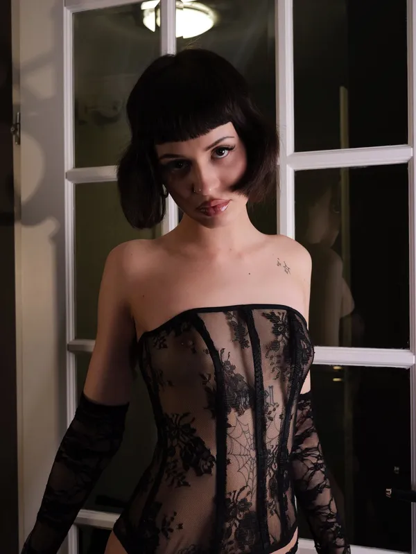 Mia Stone (Onlyfans)'s photo 6