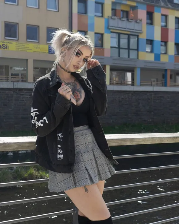 Micky Bottenberg's BabeWiki Profile