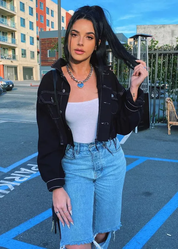 Mikayla Henry's BabeWiki Profile