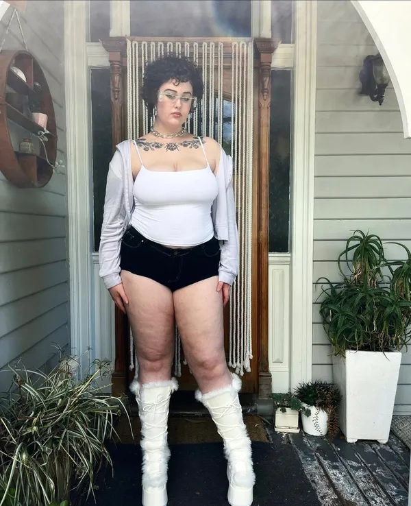 Mila Bloom's photo 3