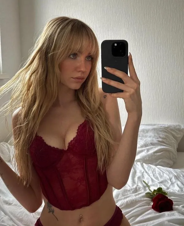 Mila Klein's photo 4