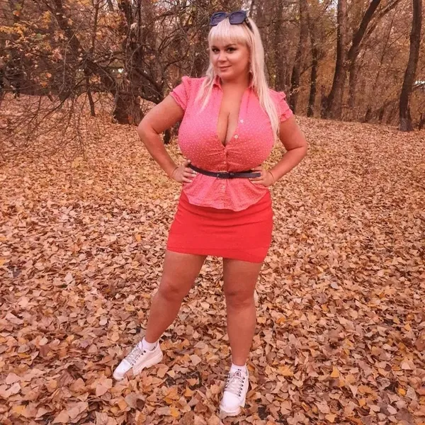 Mila Kuznetsova's BabeWiki Profile